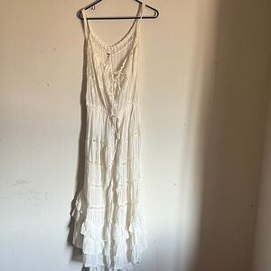 Elegant White Maxi Dress